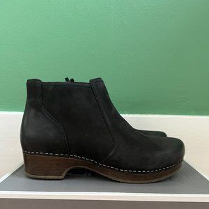 Dansko Barbara Clog Ankle Boots EU 39 (US 8.5-9)